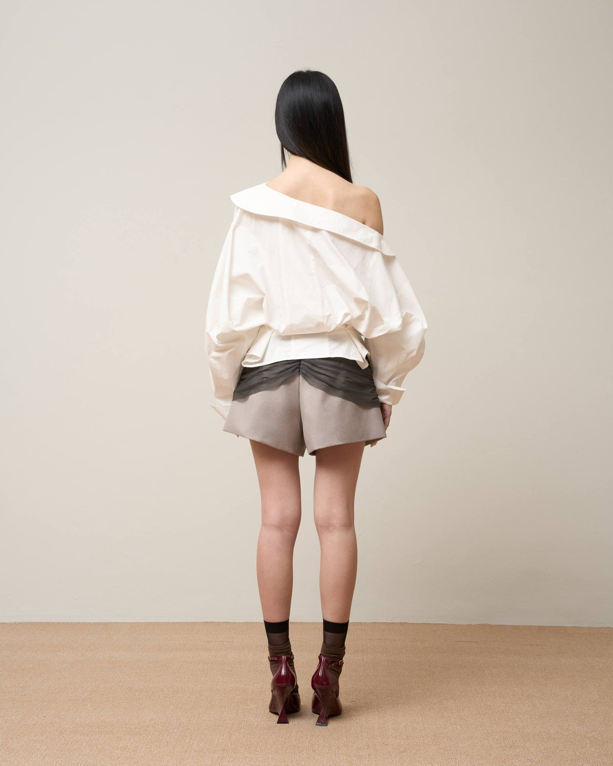 Vol.3 Ch.2 Off-shoulder Collared Cotton Shirt