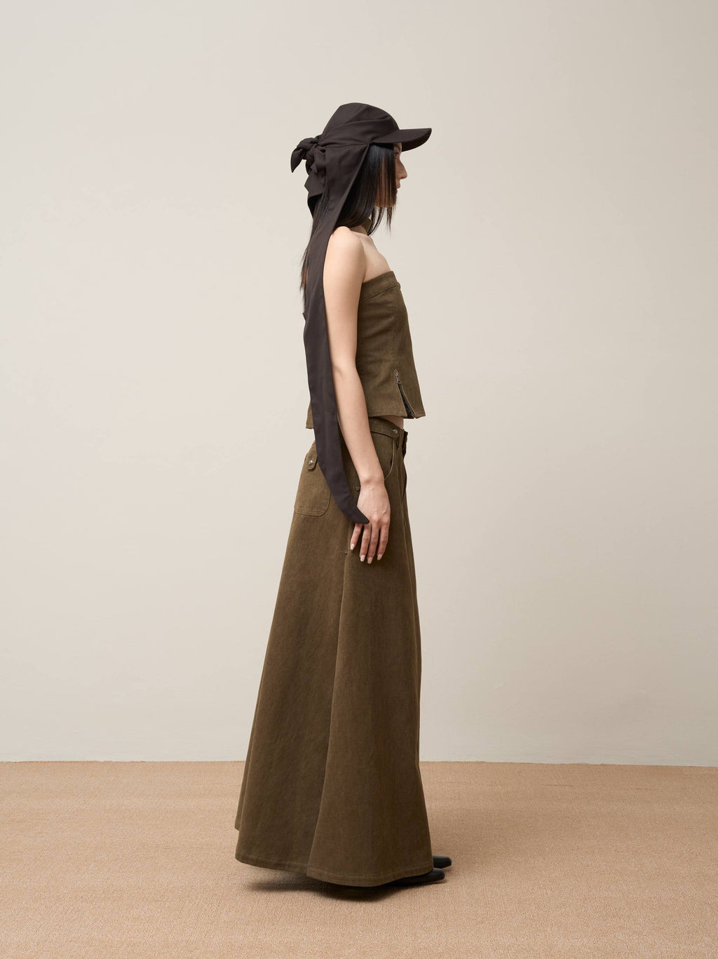 Vol.3 Ch.2 Strapless Zip-Detail Tube Top