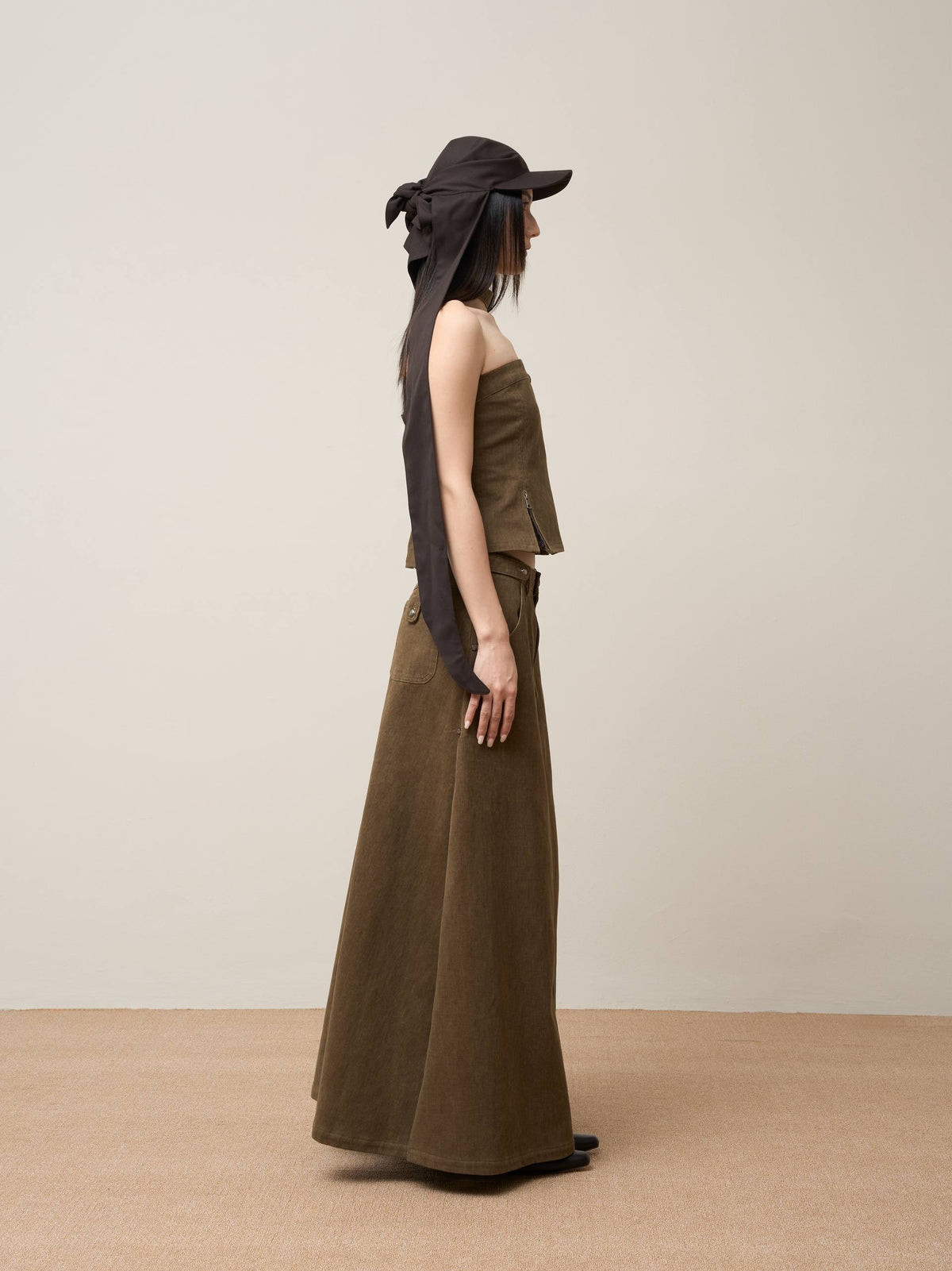 Vol.3 Ch.2 Strapless Zip-Detail Tube Top