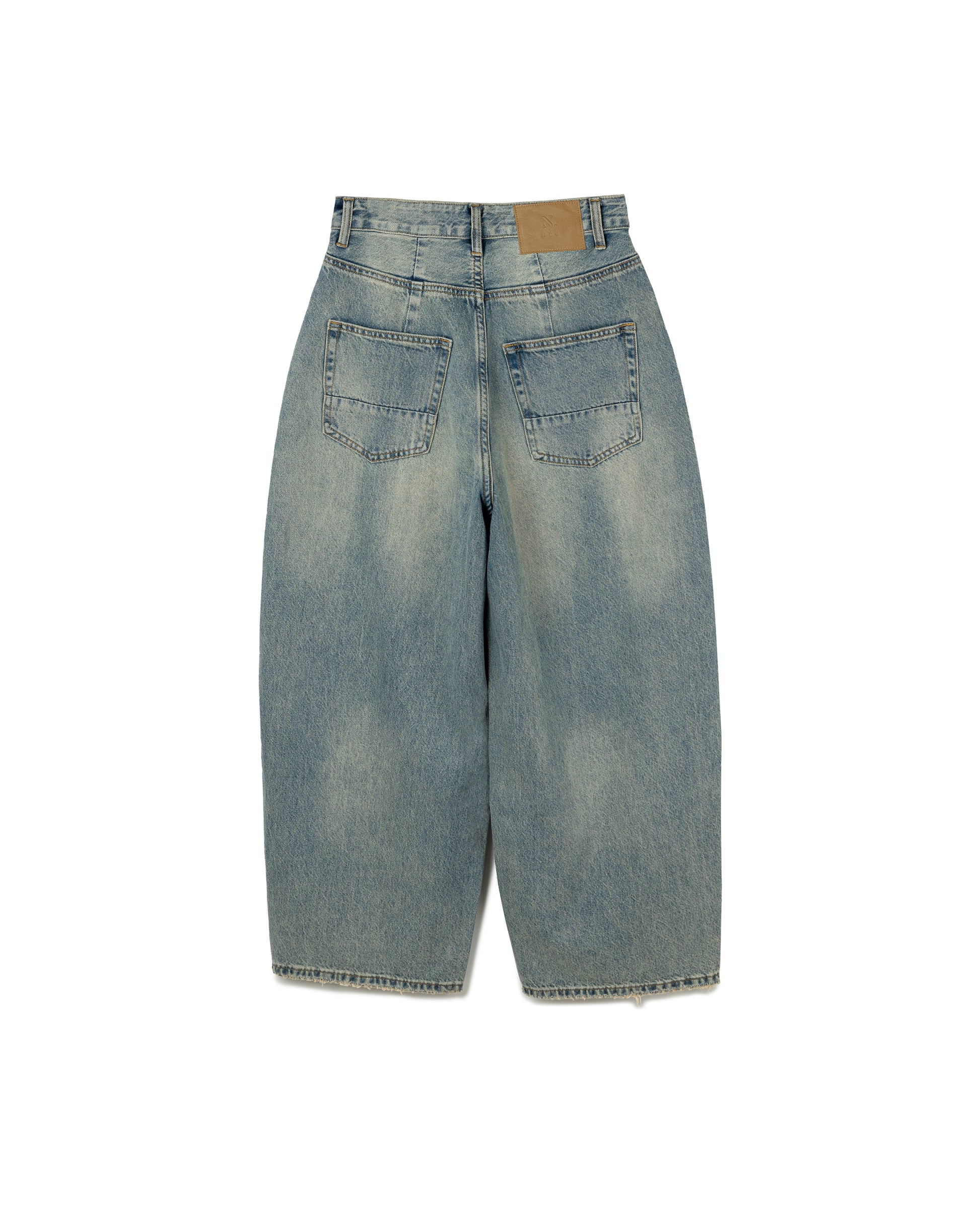 Curved Silhouette Jeans