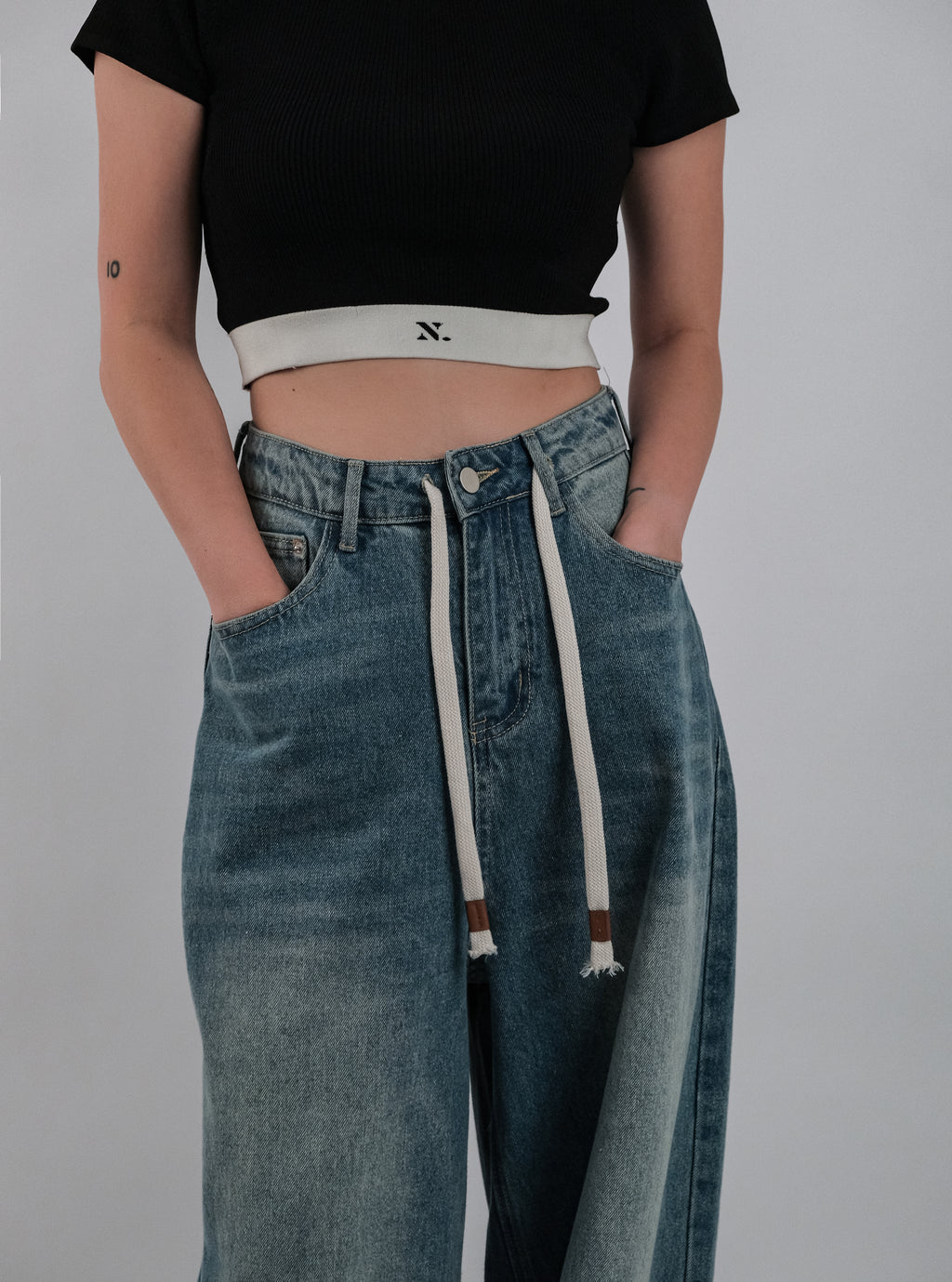 N E O Crop Top