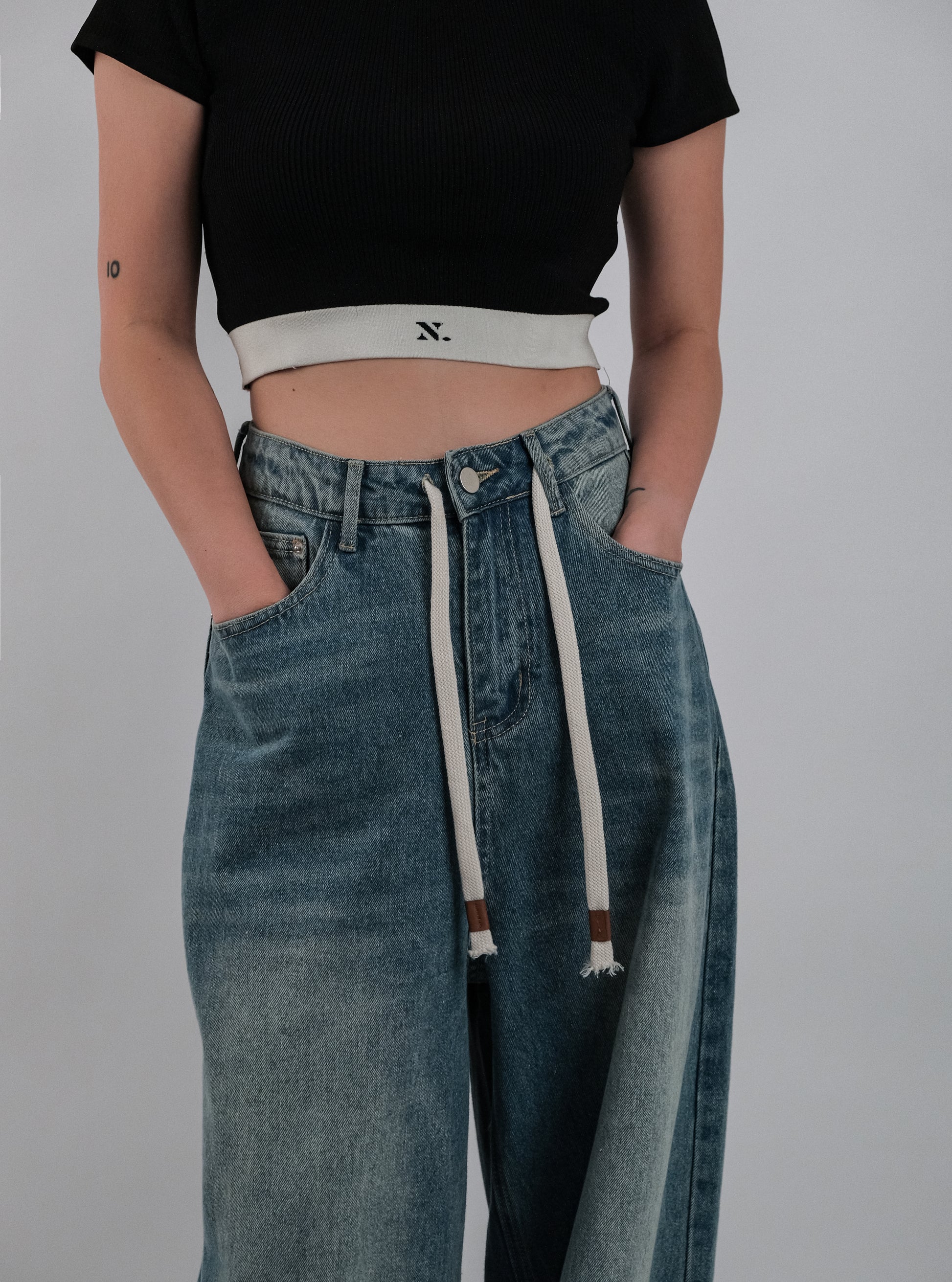 N E O Crop Top